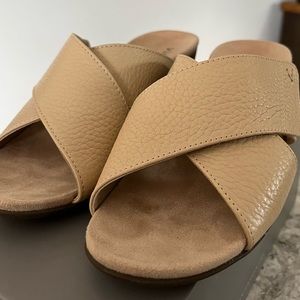 8M Vionic Leticia Wedge Sandal